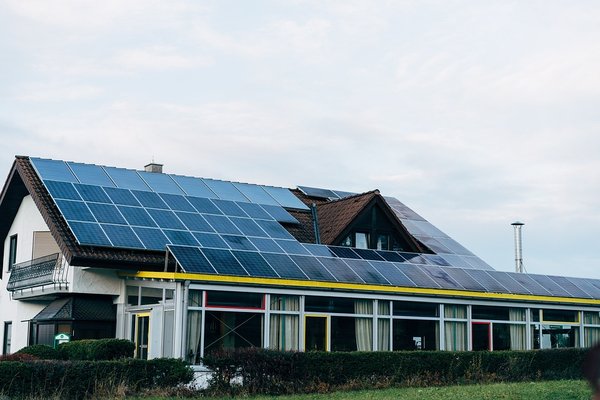 Pourquoi investir dans des panneaux solaires pour une énergie renouvelable ?