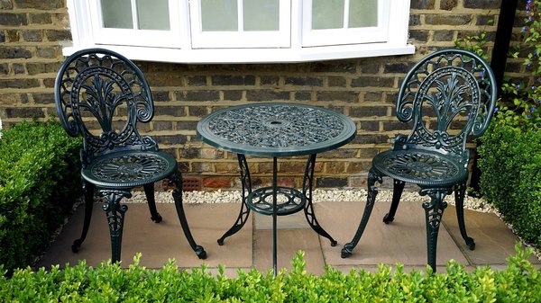 Pourquoi choisir un salon en aluminium pour son jardin ?