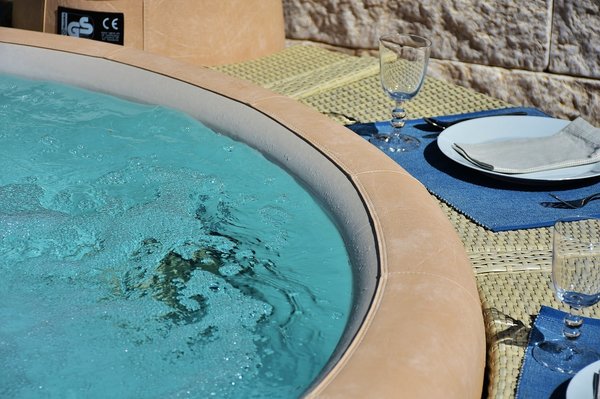 Pourquoi opter pour un spa gonflable plutôt qu'un spa traditionnel ?