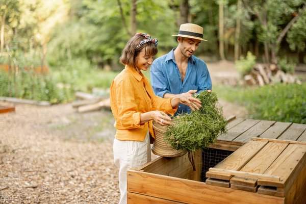 Les bienfaits du compostage en tas : une solution naturelle pour réduire les déchets et fertiliser son jardin
