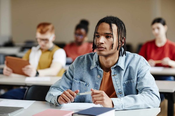 Les meilleures astuces pour aménager un coin lecture dans votre salon
